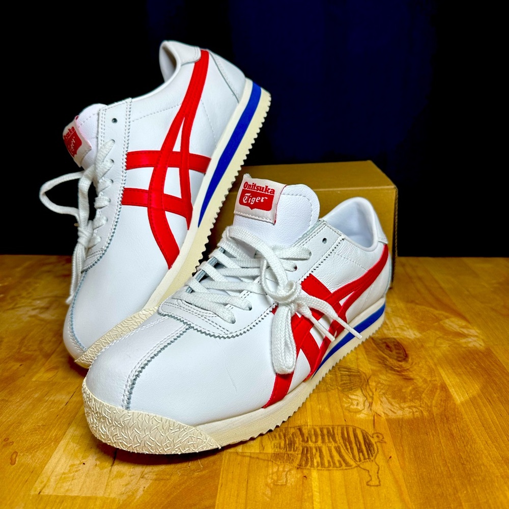 Onitsuka Tiger White and Red Sneakers with Retro Low-Top Design